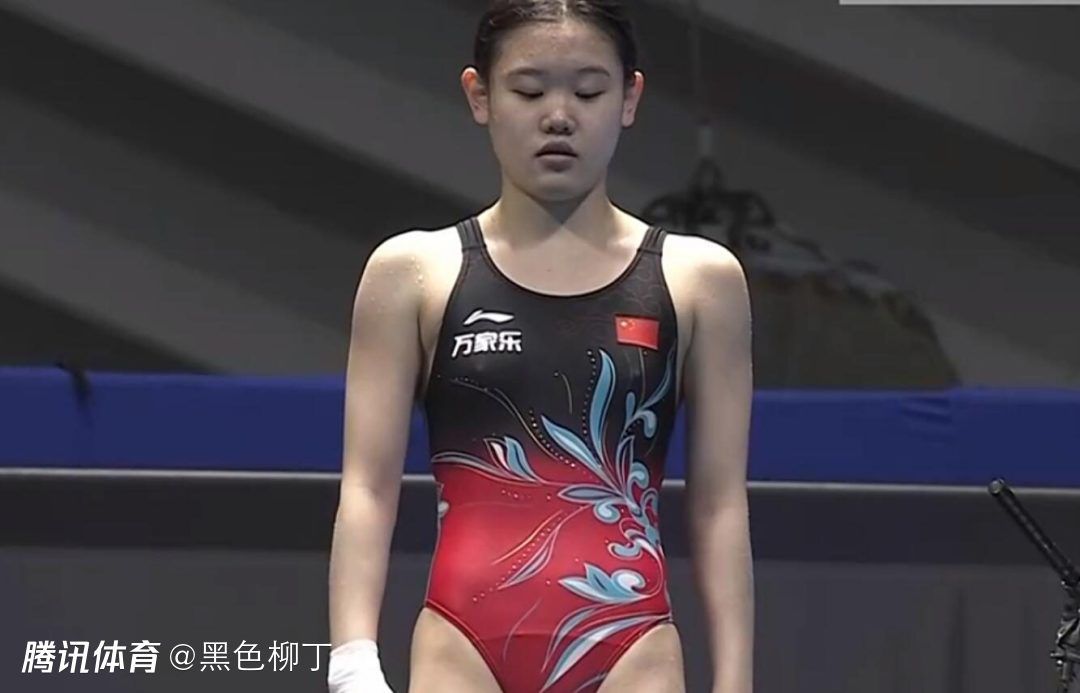全裸大胸美女